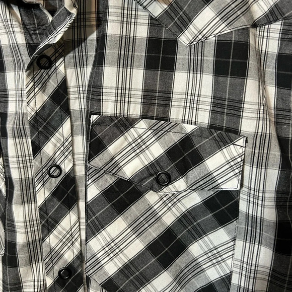🌻Tony Hawk Black & White Men’s size Medium Plaid Snap Button Shirt Outdoor - Picture 4 of 4